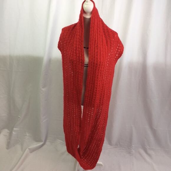 Infinity Scarf Red - Picture 3 of 12
